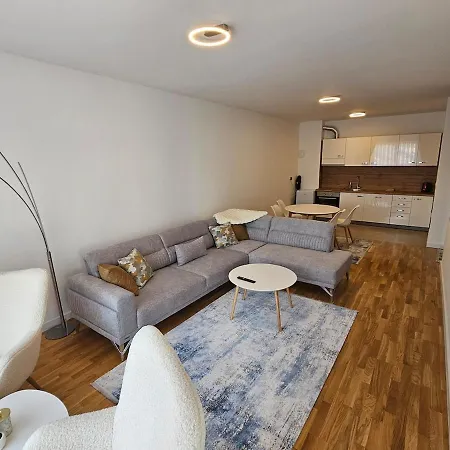 Apartamento Sweet Spot, Large Flat With Free Parking, Between Sarajevo And Bosnian Pyramids In Visoko, Fits 6 Ilijas