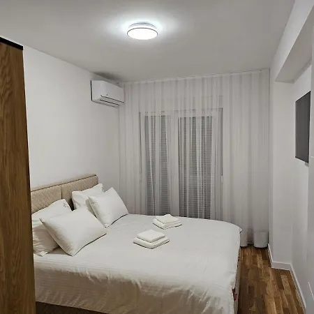 Appartamento Sweet Spot, Large Flat With Free Parking, Between Sarajevo And Bosnian Pyramids In Visoko, Fits 6