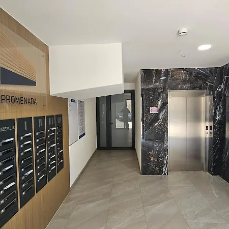 Sweet Spot, Large Flat With Free Parking, Between Sarajevo And Bosnian Pyramids In Visoko, Fits 6 Appartamento *