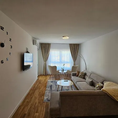 Sweet Spot, Large Flat With Free Parking, Between Sarajevo And Bosnian Pyramids In Visoko, Fits 6 Appartamento *