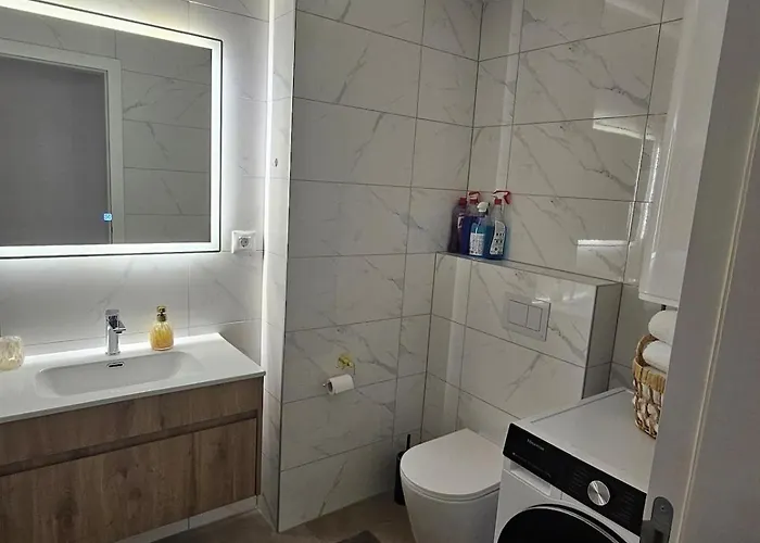 Apartamento Sweet Spot, Large Flat With Free Parking, Between Sarajevo And Bosnian Pyramids In Visoko, Fits 6