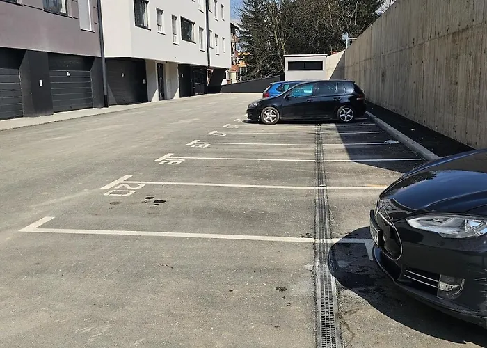 Sweet Spot, Large Flat With Free Parking, Between Sarajevo And Bosnian Pyramids In Visoko, Fits 6 Apartamento Ilijas