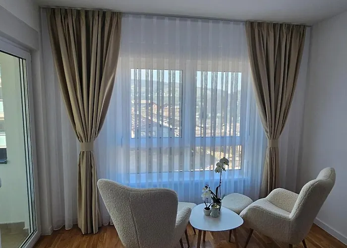 Sweet Spot, Large Flat With Free Parking, Between Sarajevo And Bosnian Pyramids In Visoko, Fits 6 Apartamento *